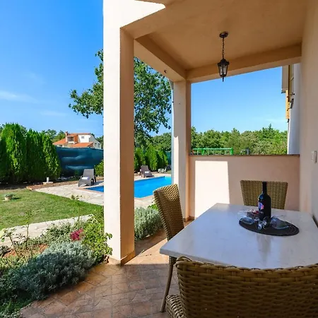 Appartement Sadina *